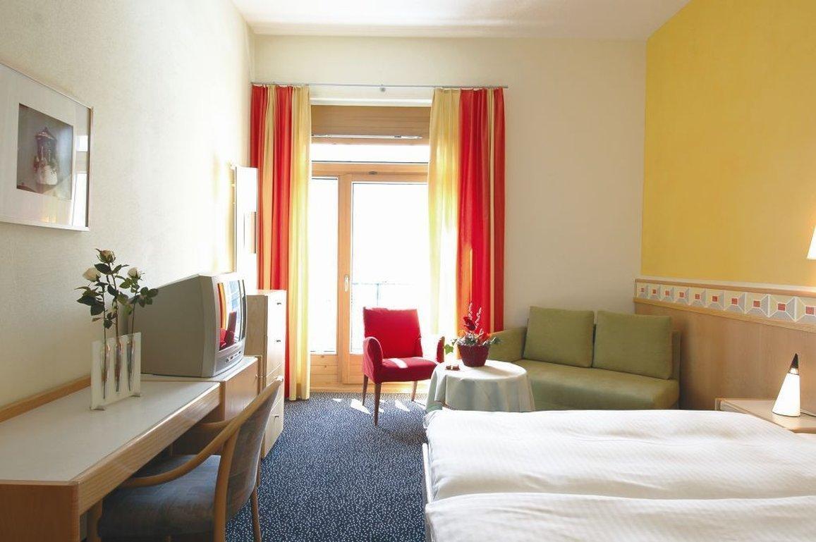 Badehotel Belvair Scuol Exteriör bild